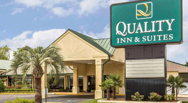 Кровать в общем номере Quality Inn & Suites near Lake Eufaula