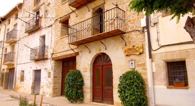 Apartamento Carrascales o Pinar Ciego, Book Apartment Hotels in Aragon with Parking, Parking