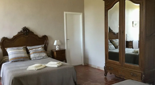 Eloi Merle - Chambre dhôtes, Rezervați Bed and Breakfast Olonzac Canal du Midi
