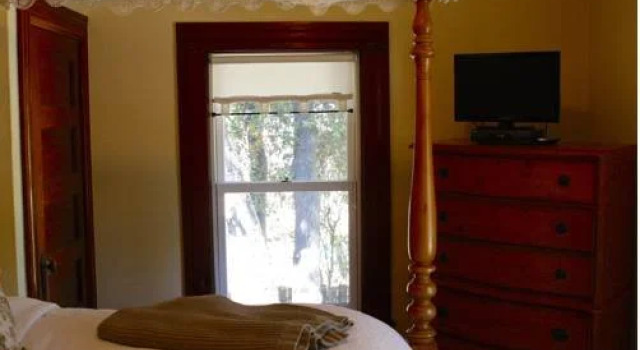 Emilys House Bed & Breakfast, Забронировать Отель Отели в центре Пасо-Роблс с завтраком, отели в центре Пасо-Роблс с завтраком
