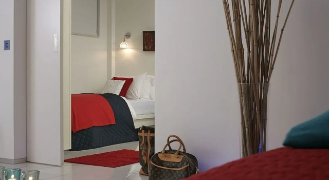 Maison Bousson Bed & Breakfast, Забронировать Отель Отели в центре Ассебрук, в центре