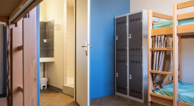 Кровать в общем номере Hostel Coeur de cité