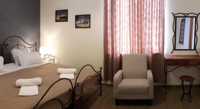Standard quarto Omsi House