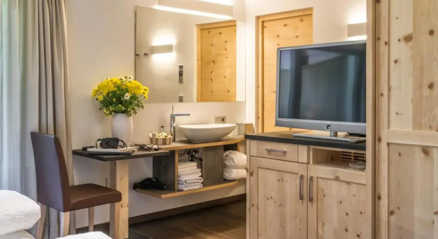 Hotel Bischofhof - Bistro Jasmin, Забронировать Отель Отели в центре Кьюза с завтраком, отели в центре Кьюза с завтраком