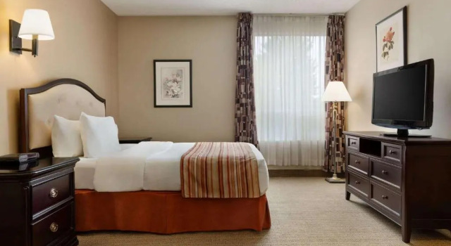Двухместный номер Standard с красивым видом из окна Ramada by Wyndham Fredericton