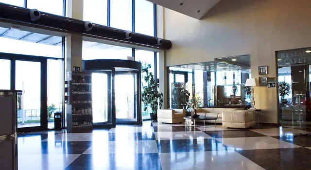 Hotel Flamingo, Забронировать Отель Ла-Амполья El Baix Ebre, рядом с Capellans Beach