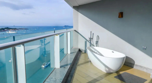 Номер Business с балконом и с видом на океан Отель Central Coast Sea View