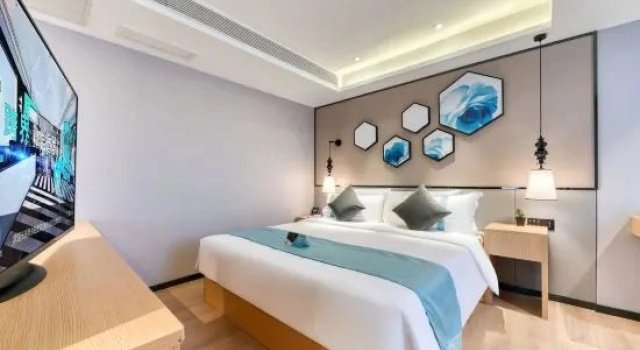 Двухместный люкс Deluxe Xana Lite Hotelle（Qingdao North Station Shuiqinggou Metro Station Store)