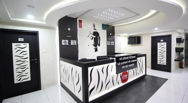 OYO 1319 Hotel Paramount Inn, Rezervovat Hotel Hotely v Gujarat s parkováním, Parkování