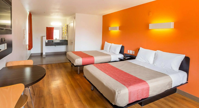 Motel 6 Grand Prairie, TX - Near Six Flags Drive