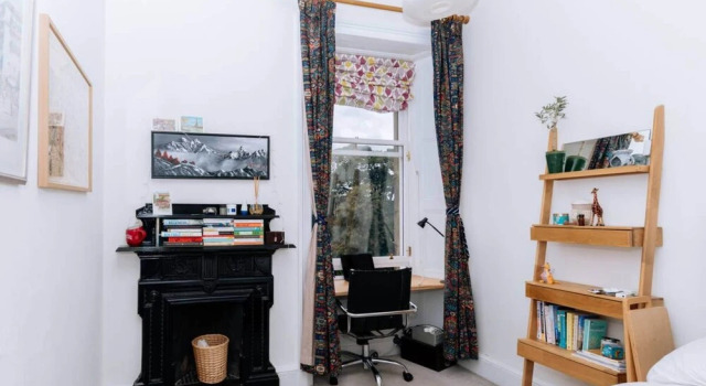 Spacious 3 Bedroom Flat in Edinburgh, Забронировать Отель Эдинбург Midlothian, рядом с Национальный музей Шотландии