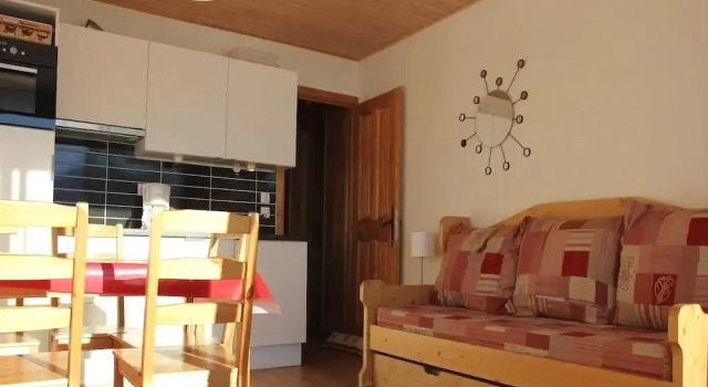 renovated apartment of 42 m2 Apartment 1