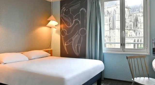 Номер Standard ibis Saint Quentin Basilique