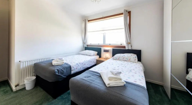 3 BED House w/Drive & Garden v/Fast WiFi near bioQuarter, Prenota Hotel Edimburgo 