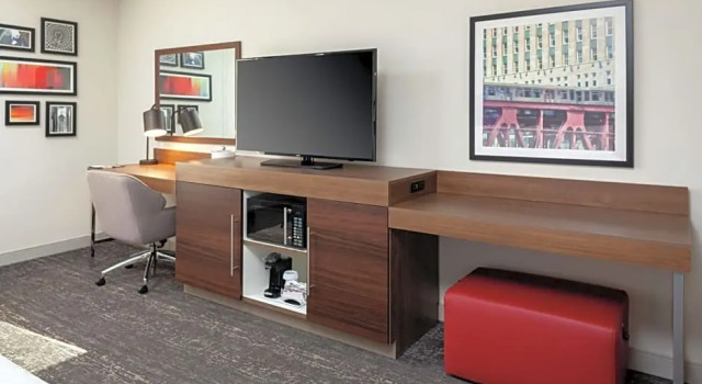 Студия Premium Hampton Inn & Suites Chicago-Burr Ridge