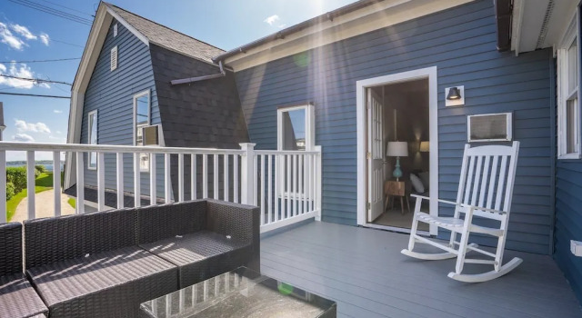 Люкс The Lighthouse Inn & Suites