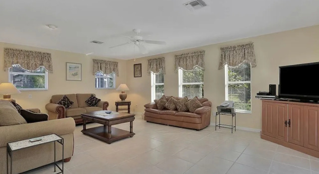 Sunbury Court Home