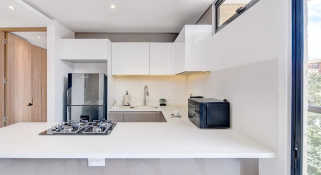 w Compelling 1BR w Balcony in Santa Barbara, Rezerwuj Apartament Bogota Kolumbia