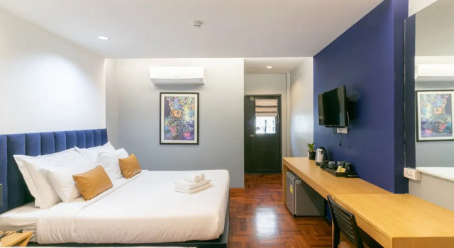 Номер Standard с балконом Castle Black Bangkok