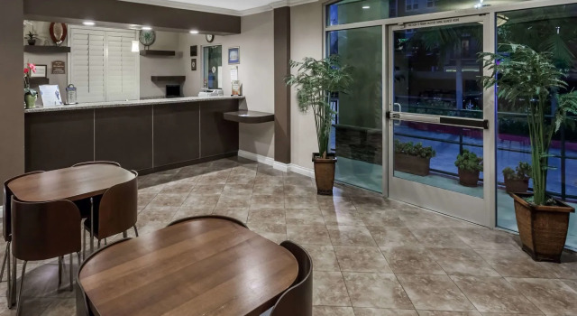 Harbor Inn & Suites, Забронировать Отель Отели Гарден-Гроув с парковкой, Парковка