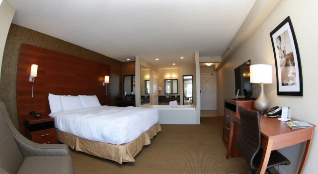 Номер Deluxe Budget Host Inn & Suites