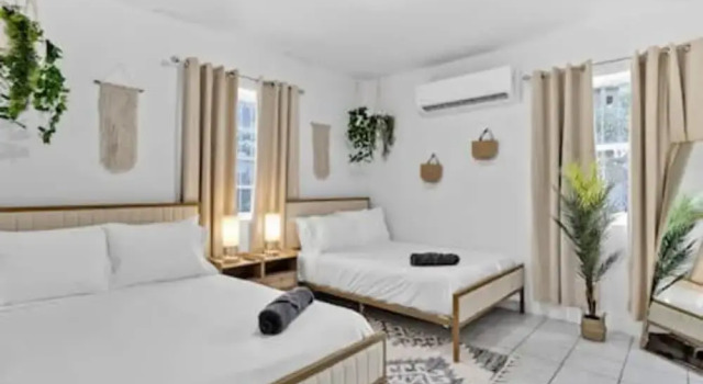 1834 SW 27th Ave 2 Vibrant Miami Getaway 2 Beds Near Beach Port