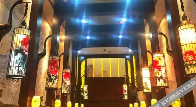 Tujia Chinese Inn (Enshi Tujia Girl's Town), Prenota Hotel Enshi Prefecture Cina
