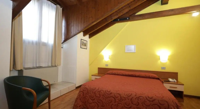 Camera doppia mansarda Hotel Il Chiostro by LVG Hotel Collection
