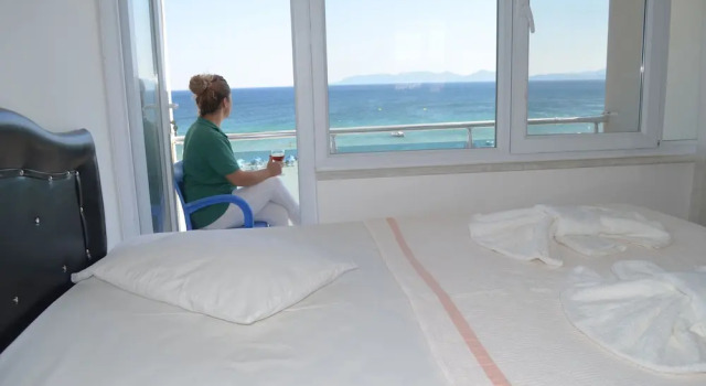 Двухместный номер Standard с балконом и с видом на море Yasmin Hotel