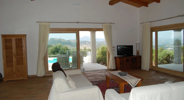 Вилла с 4 комнатами Villa Monti di Mola