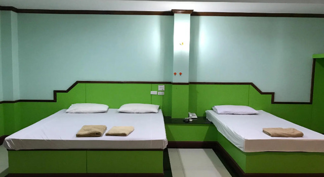 Люкс OYO 75334 Train Hotel
