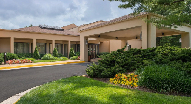 Кровать в общем номере Courtyard by Marriott Dulles Airport Herndon/Reston