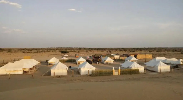 Pal Rajah Resort, Varaa Lomakeskus Hotellit Khuri aamiaisella, Aamiainen