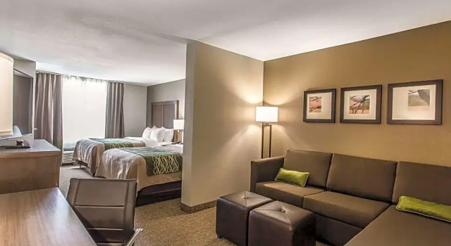Четырёхместный люкс Comfort Inn & Suites Snyder