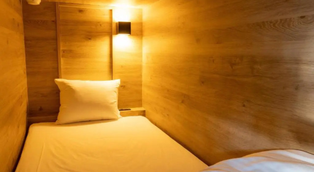 Кровать в общем номере (женский номер) Kona Stay Izu Nagaoka