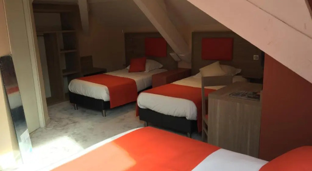 Четырёхместный номер Standard Hotel-Restaurant St-Christophe