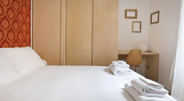 Mi-care4d3 - Caretto 4 - Domingo, Book Hotel Milan Lombardy