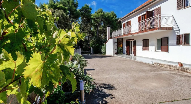 Spacious First Floor Accomodation With 2 Apartments, Near the Beach, Đặt Căn hộ Pakostane Zadar County