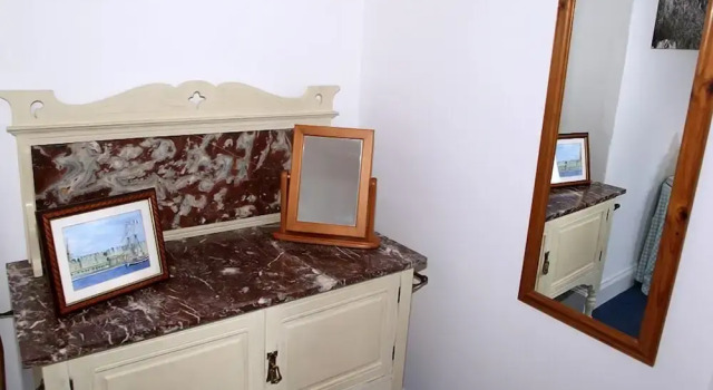 Kirklands Cottages, Забронировать Отель Отели Шотландских границ с парковкой, Парковка