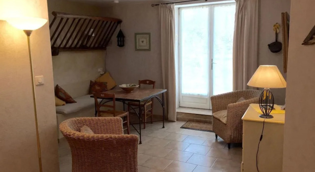 Mas du Clos de lEscarrat, Prenota Bed & breakfast Hotel a Alvernia con parcheggio, Parcheggio