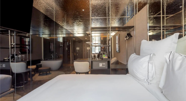 Номер Premium Adia Aluma Athens, Curio Collection By Hilton