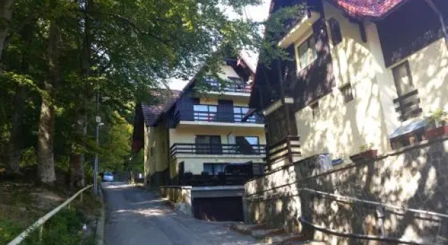 Apartament Kalinderu, Rezervovat Apartmán Hotely v Prahova Valley s parkováním, Parkování