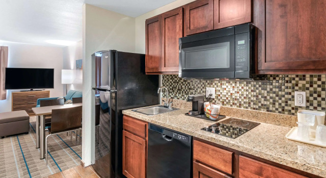 Четырёхместный люкс MainStay Suites Denver International Airport