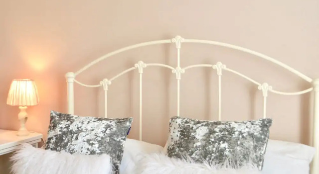 Traditional 2 Bedroom Edinburgh Apartment, Забронировать Апартаменты/квартира Мерчистон Эдинбург, рядом с Национальный музей Шотландии