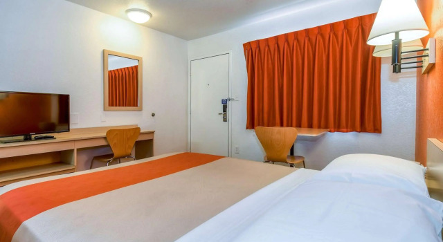 Motel 6-Corona, CA, Reserva ahora Motel Corona California