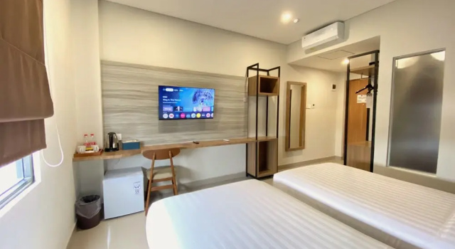 Grand Twin room Front One Hotel Gombong