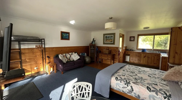 Clifton Beach Lodge, Book Vacation Home  