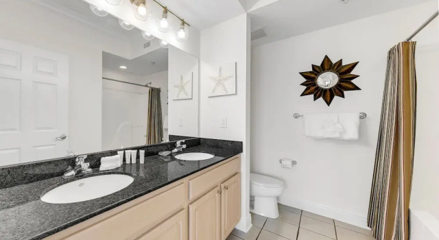 Номер Comfort Crystal Tower Condos