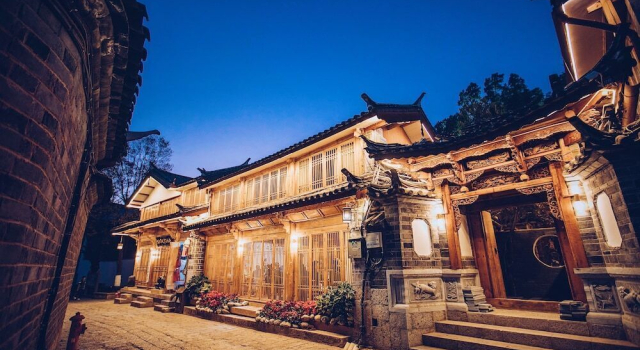 Lijiang Shushi Zhengliu Mujiayuan Hotel, Забронировать Отель Лицзян Юньнань, рядом с Улица Сквер-стрит Древнего города Даянь