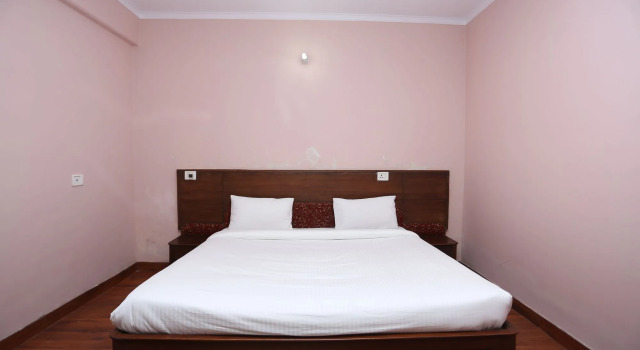 Oyo 11047 Spacious Stay in Bhumiyadhar, Nainital, Rezervovat Hotel Nainital Uttarakhand